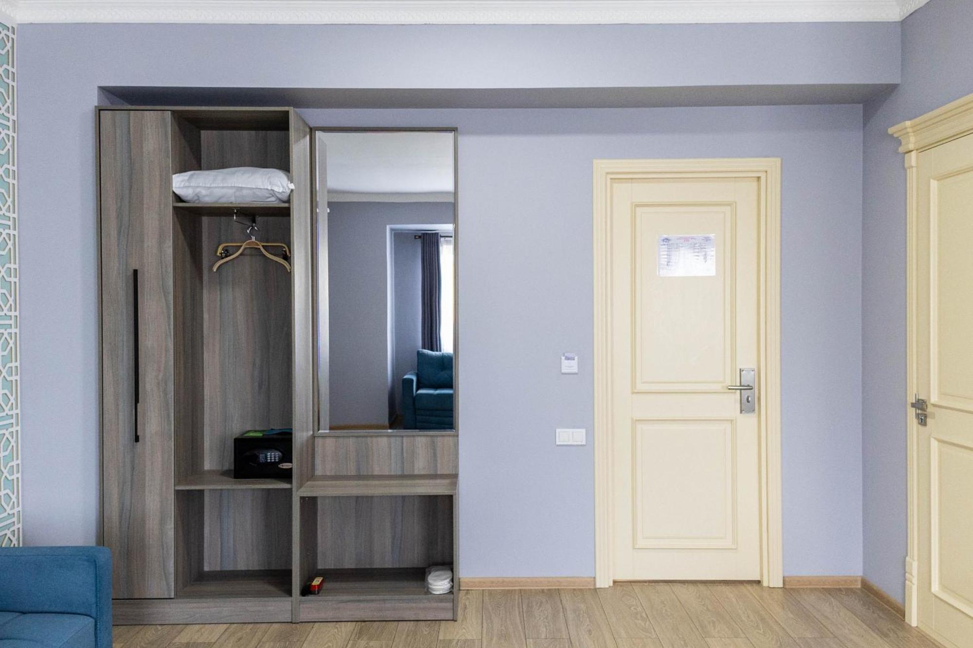 Khan Hotel Samarkand Quarto foto